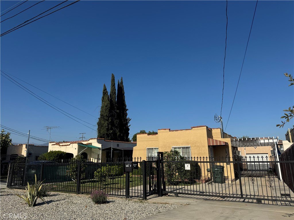 16722 Goldenwest St, Huntington Beach, CA 92647, USA