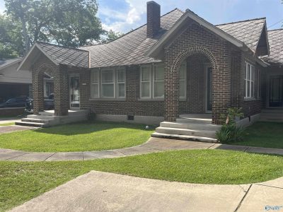 715 Main Street E