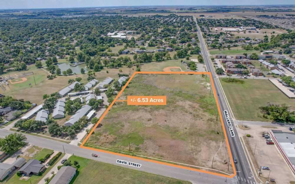 2701 Davis St, Taylor, TX 76574, USA
