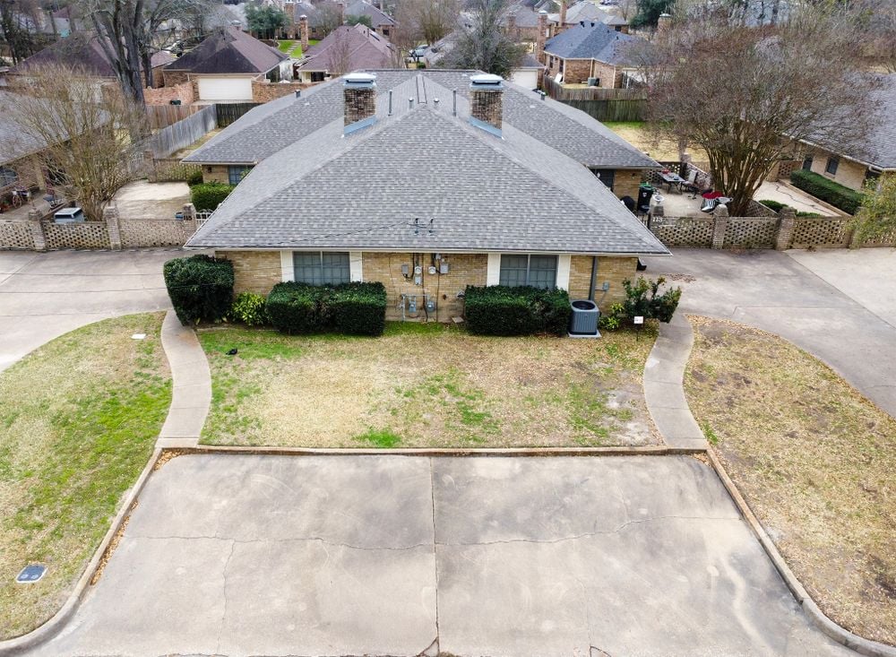 113 & 115 E. Heritage Drive