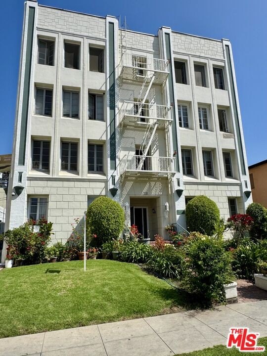 218 S Tower Dr