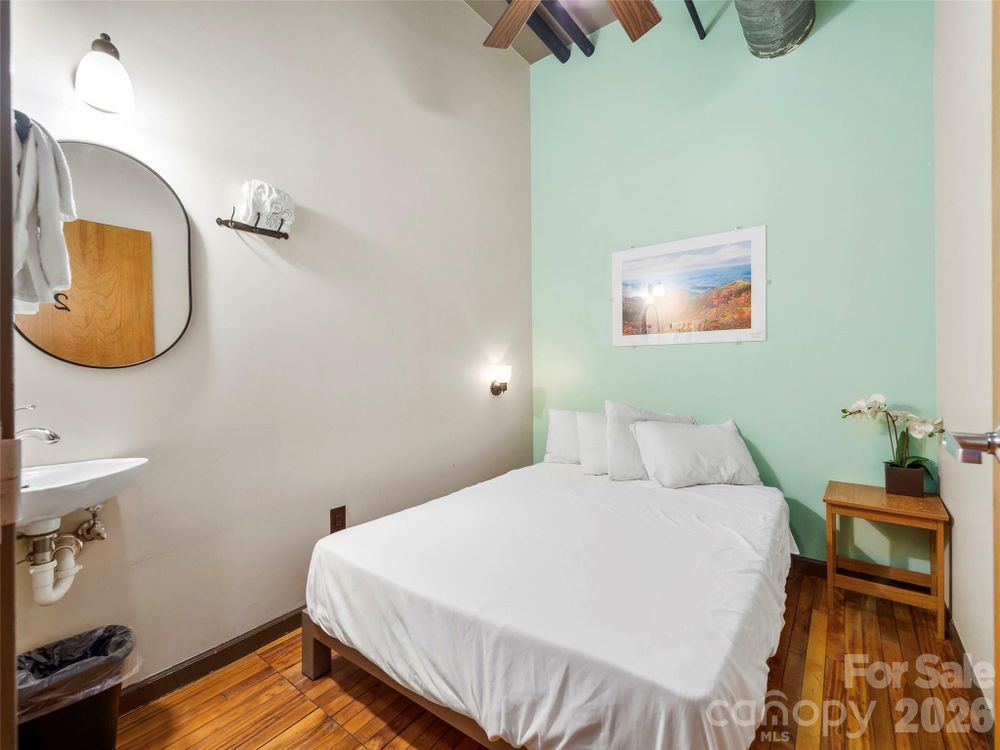 Property gallery image