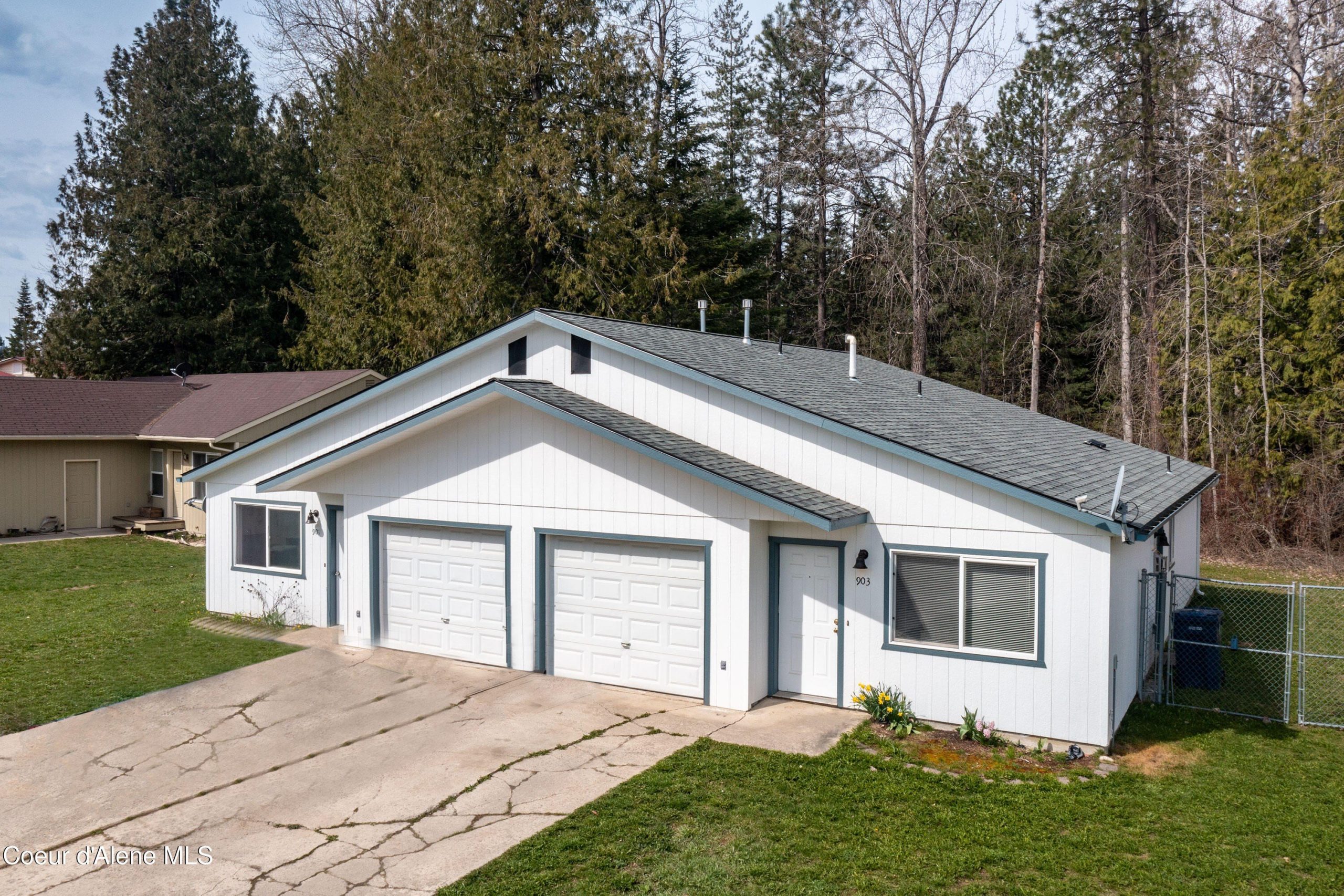 901-903 Hickory Glen Ave
