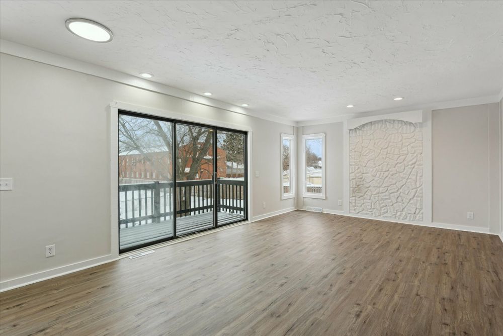 4755 Pearl Rd, Cleveland, OH 44109, USA