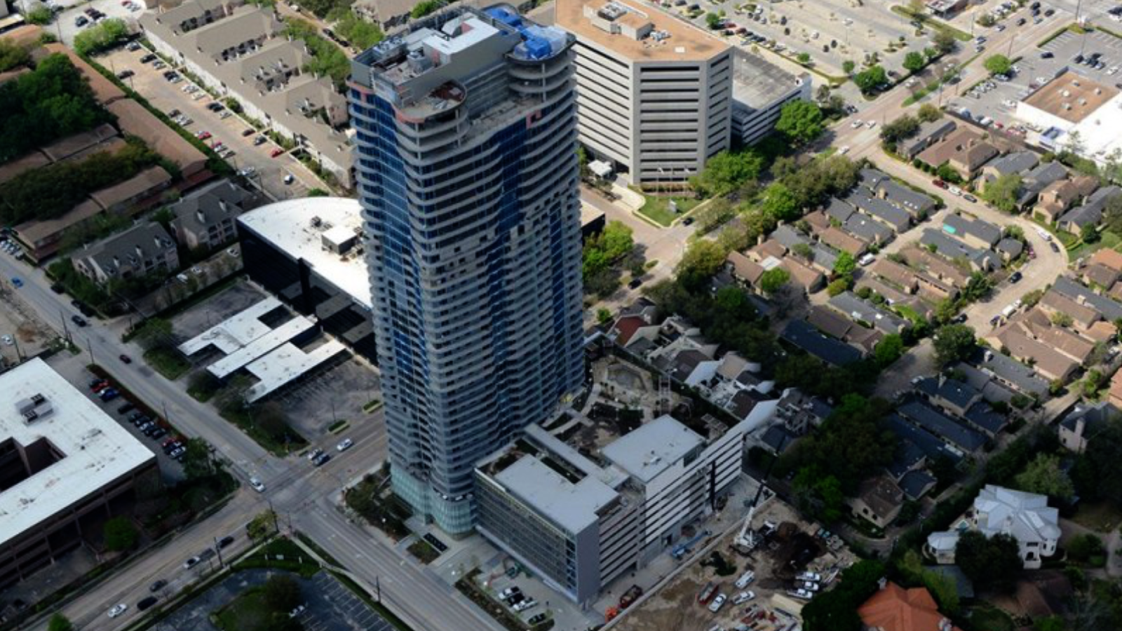 Recent Houston Highrise Buyer Plans $11M Revamp