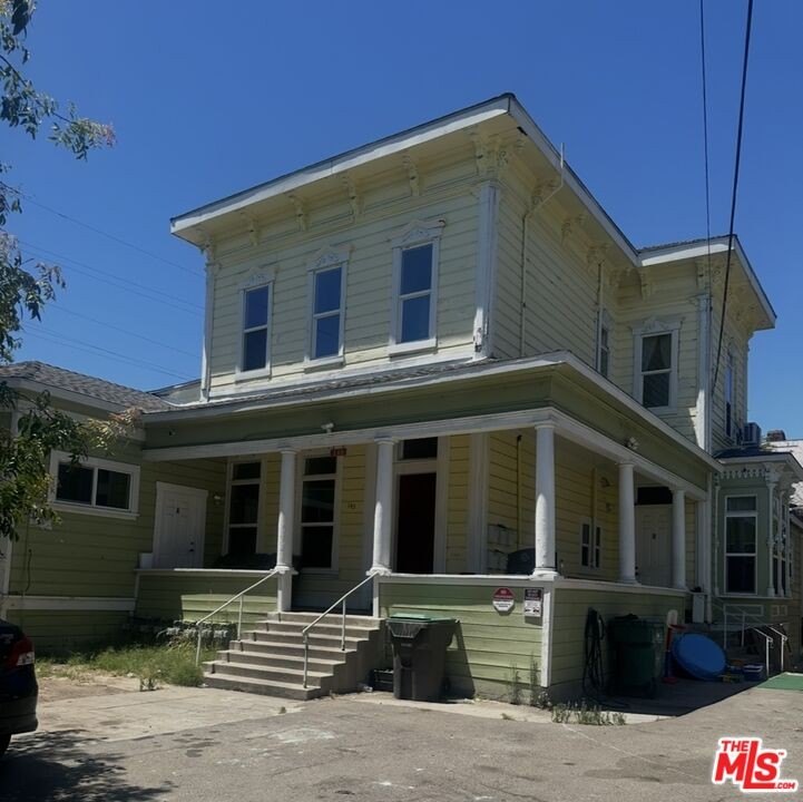 145 W Flora St