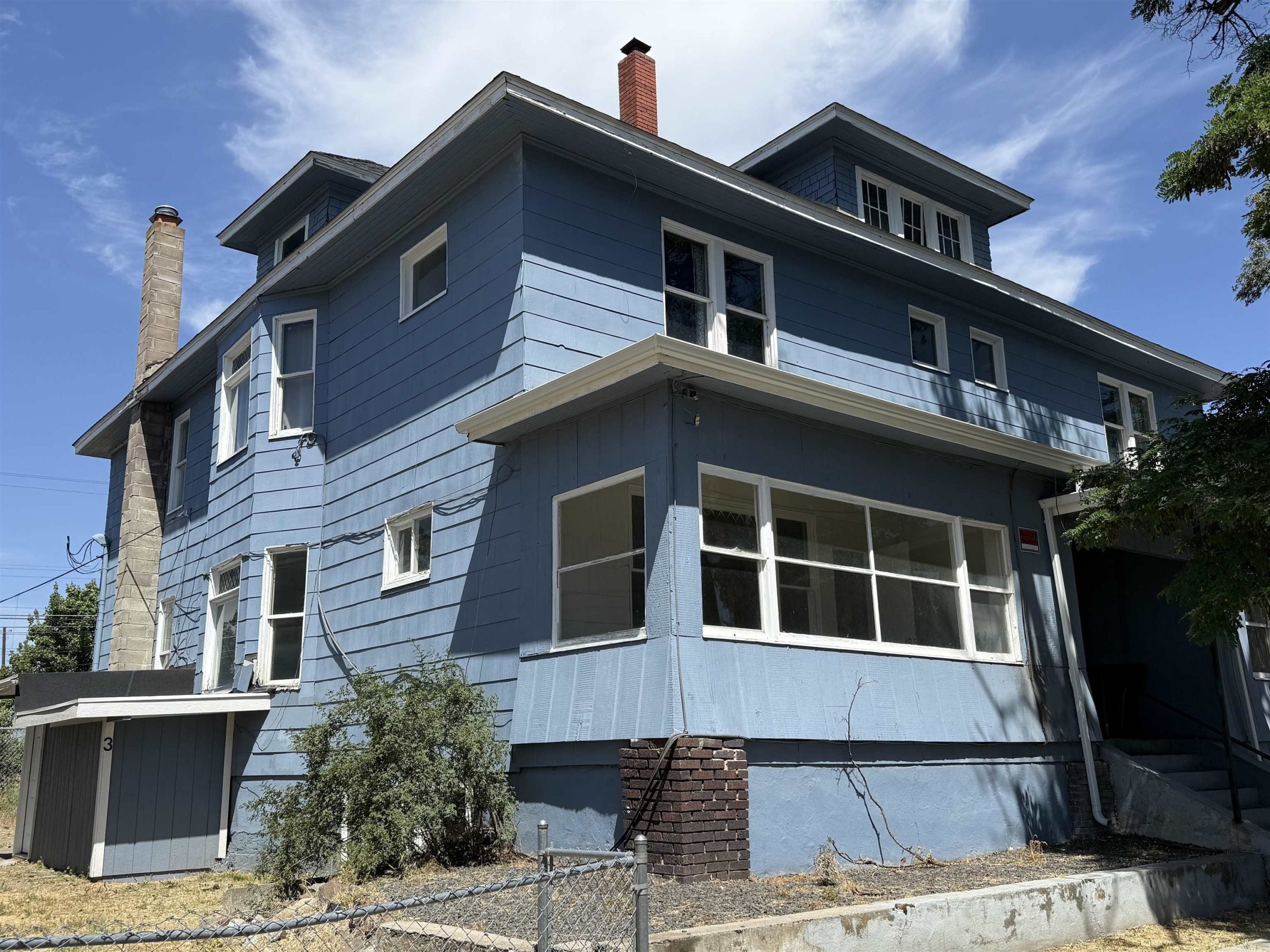 1708 W Gardner Ave