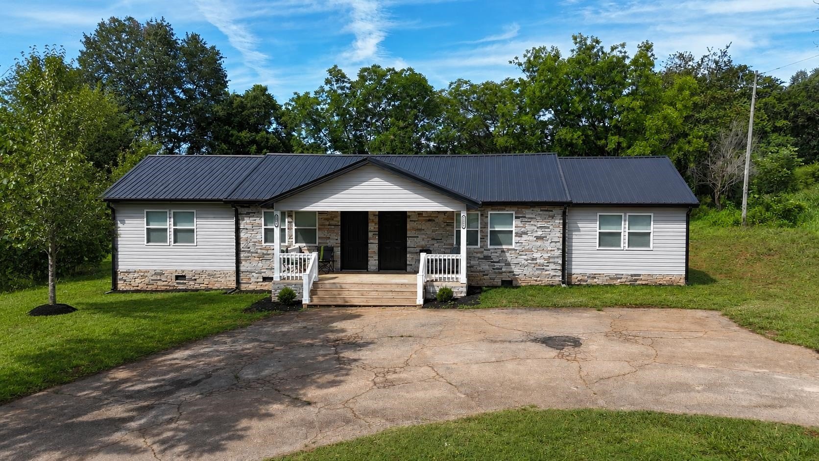 2040 & 2044 Sandy Ford Road