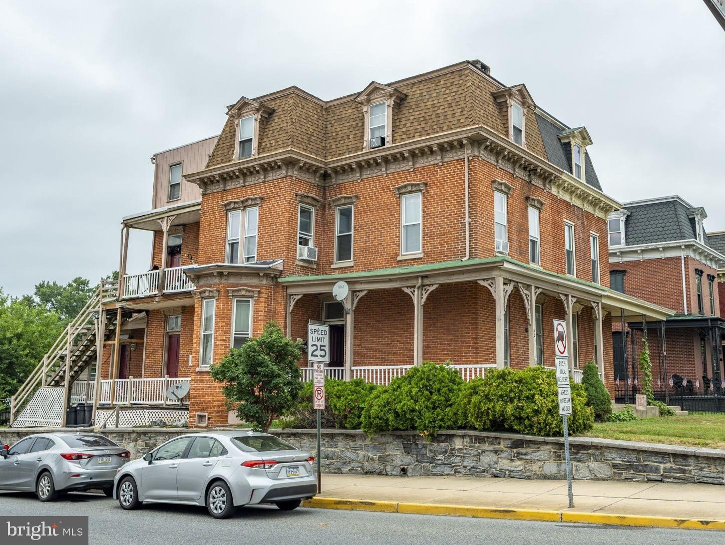 301 CHESTNUT Street