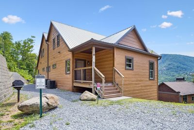 4228 Wears Valley Road, Unit 141