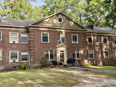 AUCITON: 13-Unit Apt Bldg | $132K+ Gross Rent