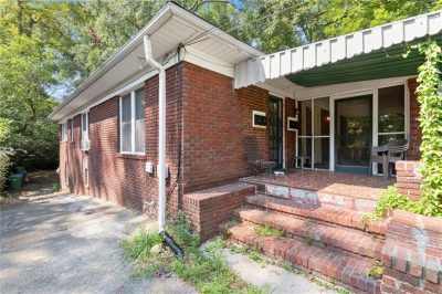 1141 Rosedale Drive NE