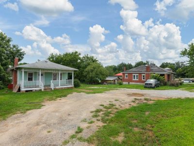 2652 Hendersonville Rd