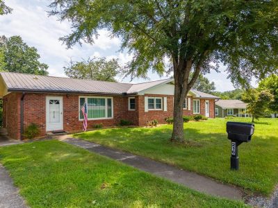216, 220 Allman Dr