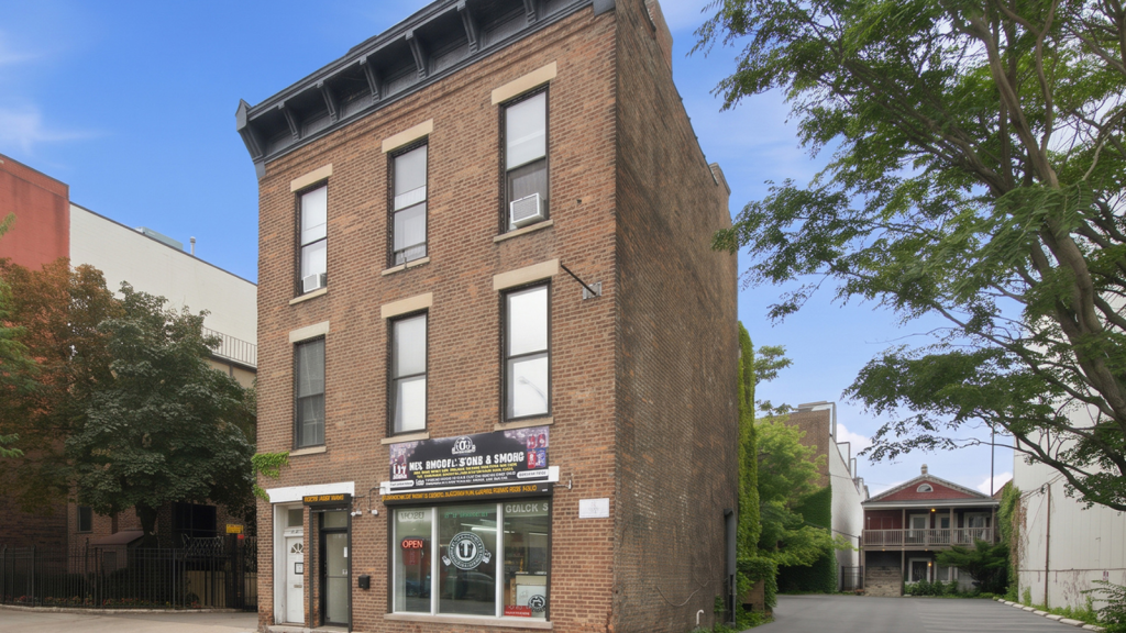 Essex Realty Group Lists Mixed-Use Property in Chicago’s Old Town