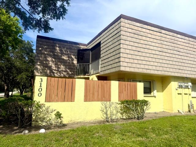 3100, 3102, 3104, 3106 SE Brook St