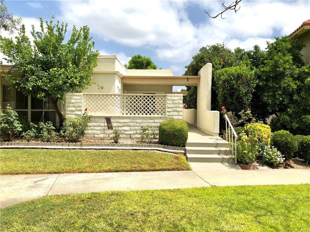 2210 VIA MARIPOSA E, Unit 0