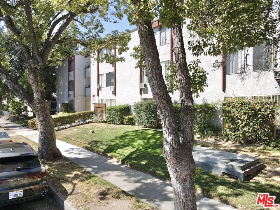 819 Wright Ave