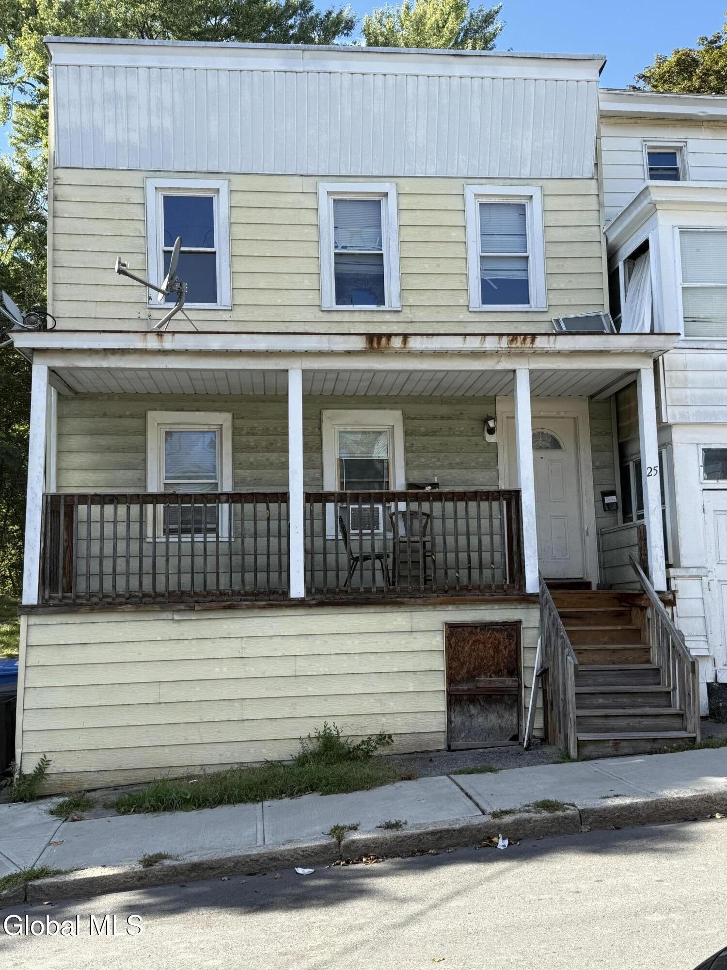 25 Benjamin Street