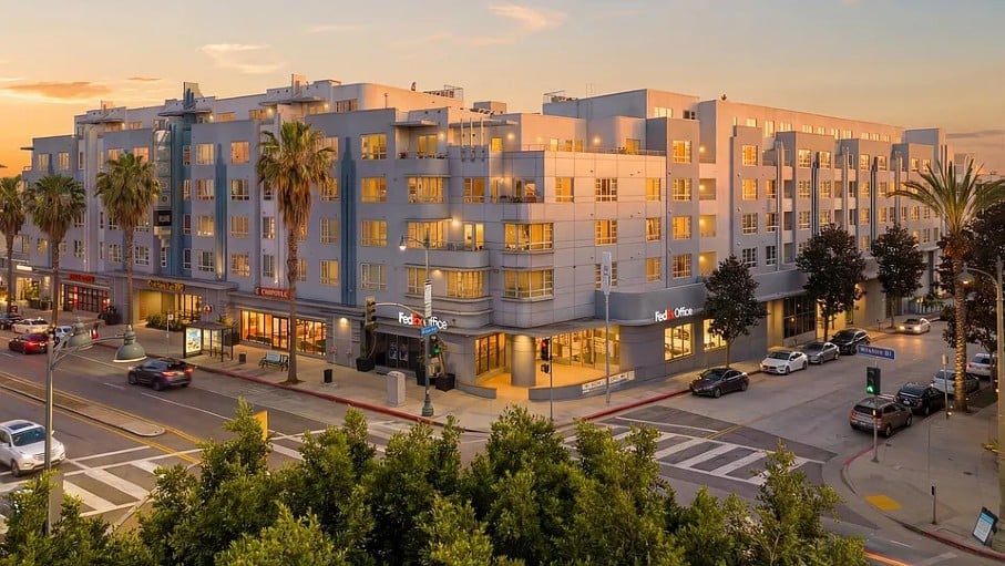 Decron Pays $114M for Miracle Mile Apartments