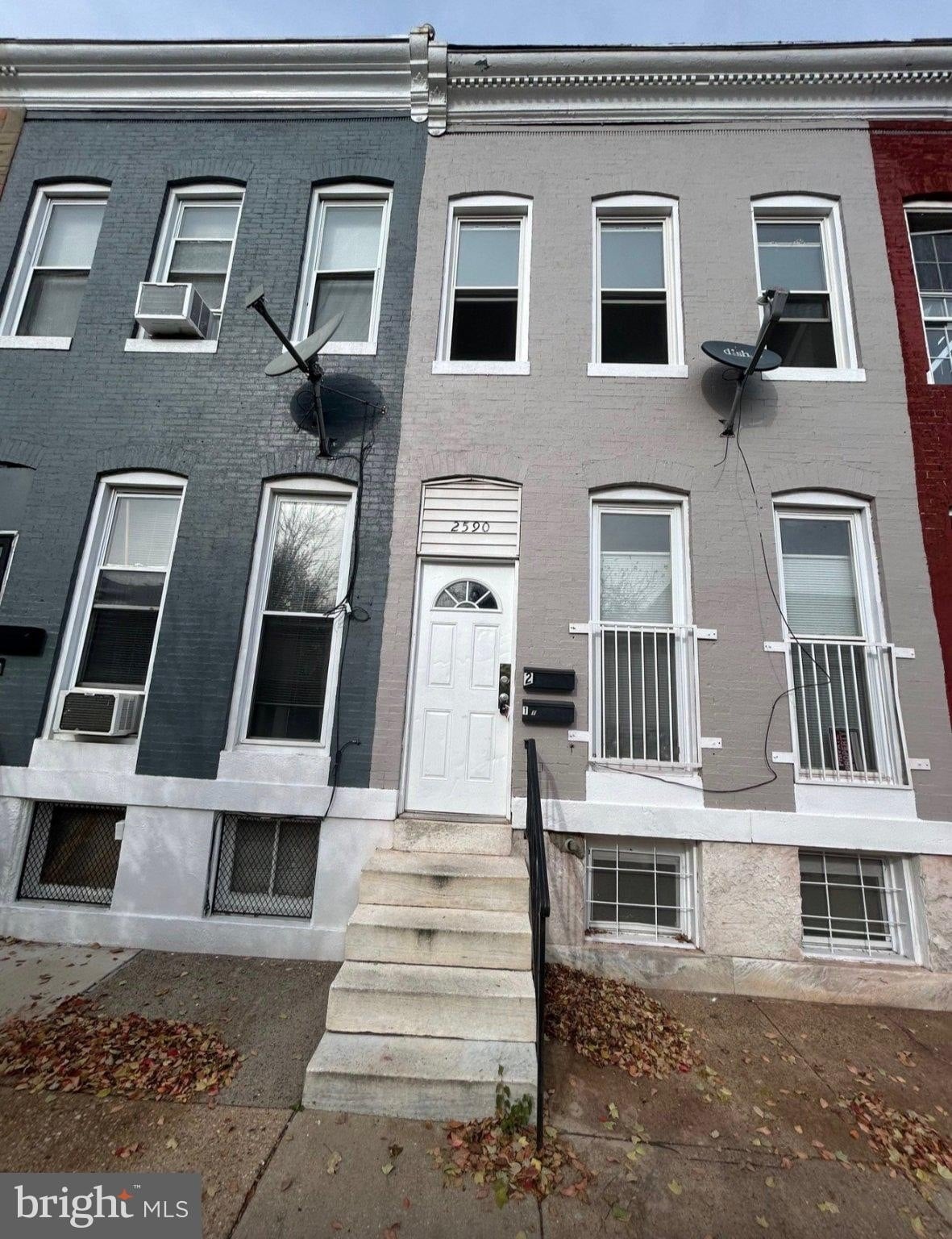 2590 W FAYETTE Street